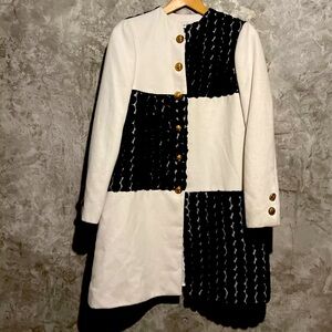 Coat beauty, elegant, perfect for a parishioner.